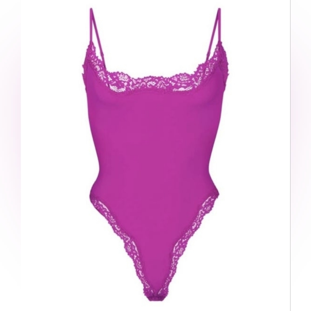 Skims Fits Everybody Lace Cami Thong Bodysuit Lollipop Size 4X BD-THG-4127